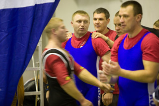 Члены команды Братства готовятся к выходу